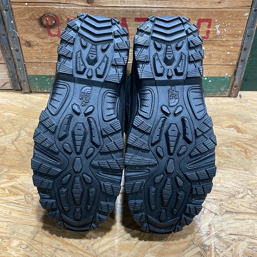 Brand new unworn The North Face Chilkat waterproof boot in black leather. - Picture 5 of 6